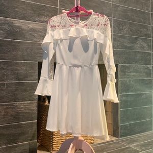 Lulus dress, white, size small, used once, brand new condition, lace